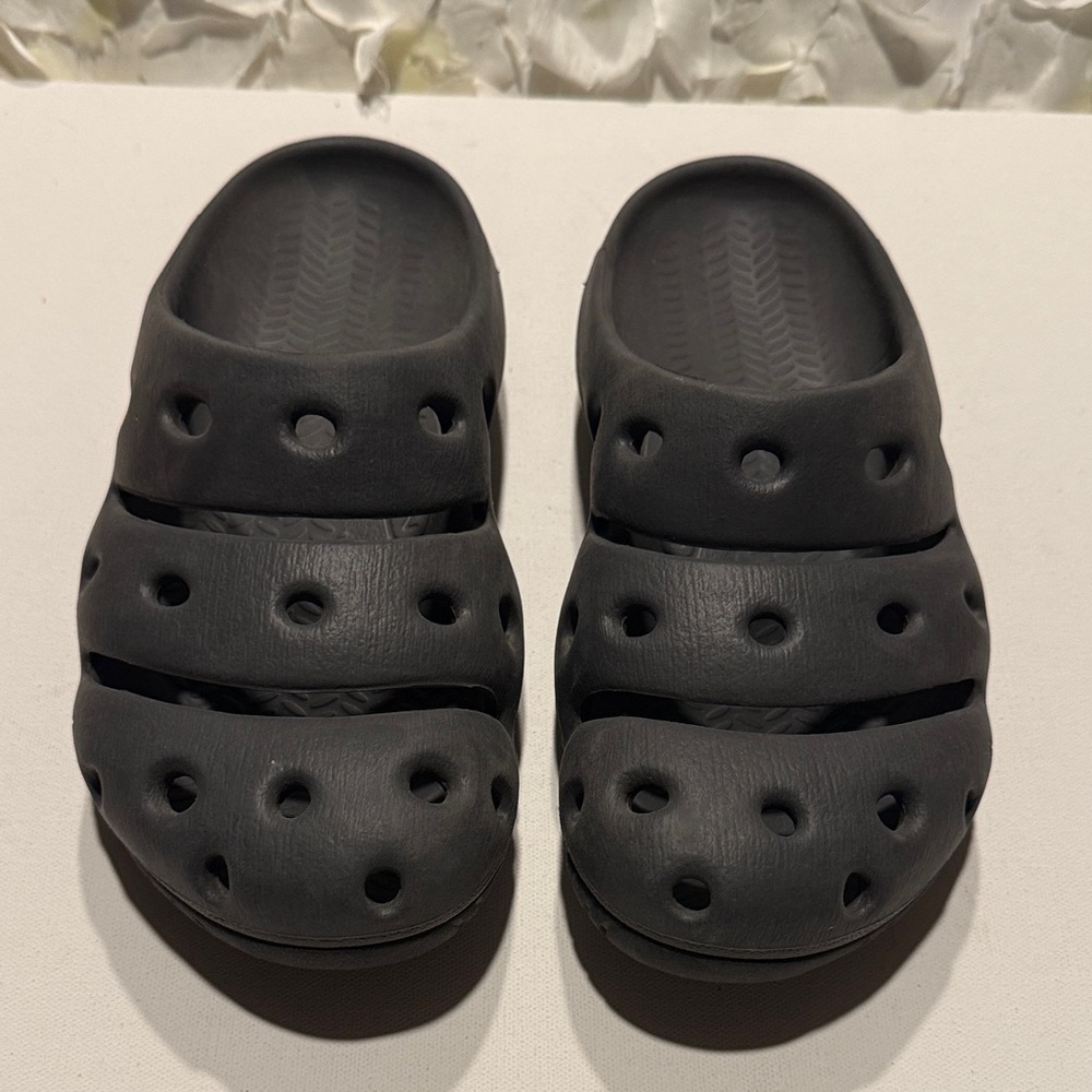 Keen Black Vented Slip-On Shoes